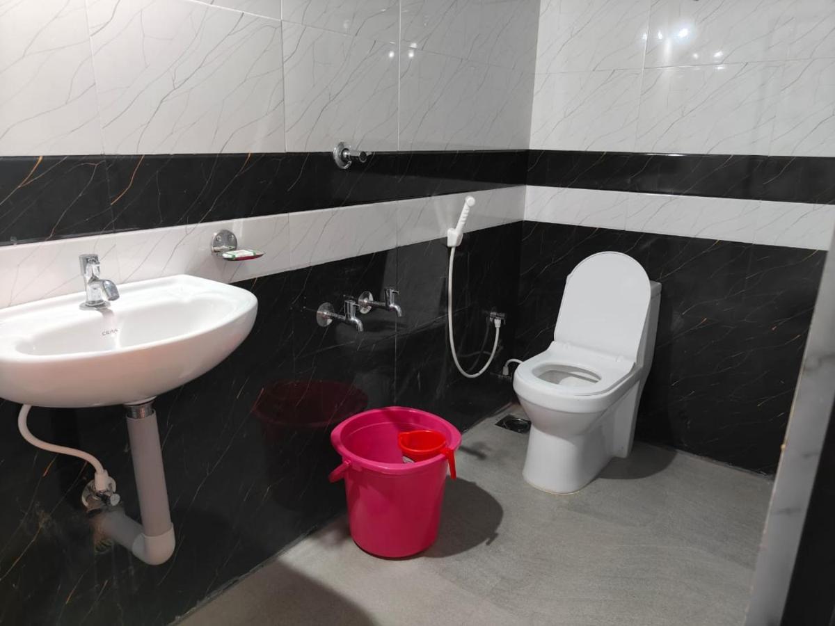Guest Nest Hotel Manipal Luaran gambar